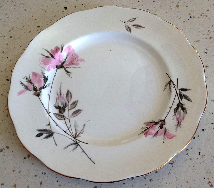 IPE21 Dinner Plate by Imperial (England)-1