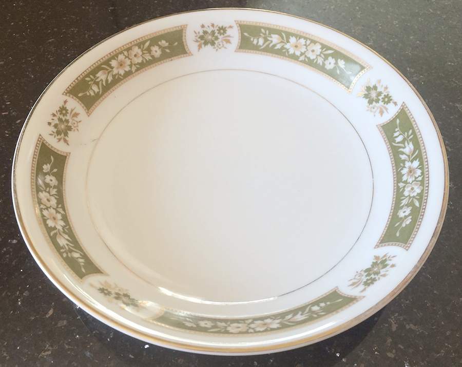 Lexington Dinner Plate by International-1