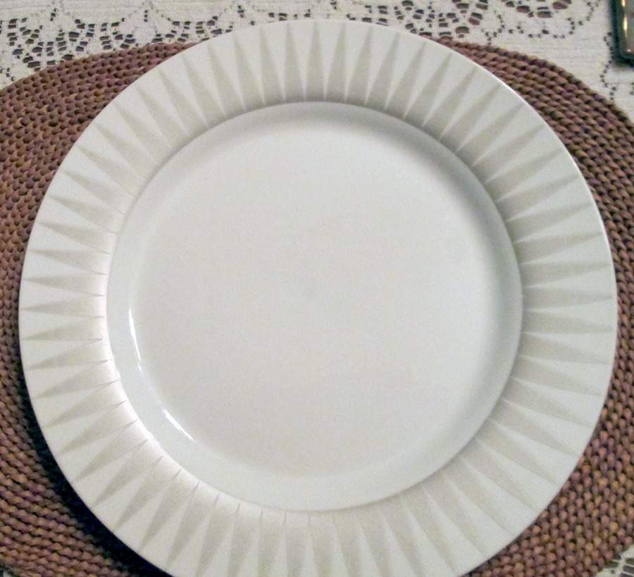 ISM3 Dinner Plate by Isaac Mizrahi-1