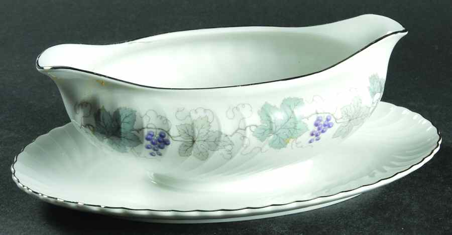 Bordeaux (E & R) Gravy Boat with Attached Underplate by Jaeger-1