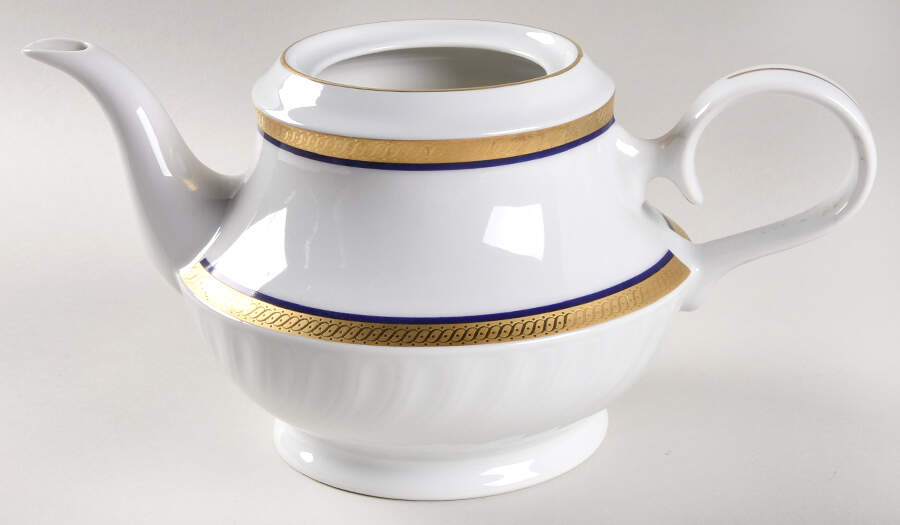 JAE26 Teapot No Lid by Jaeger-1