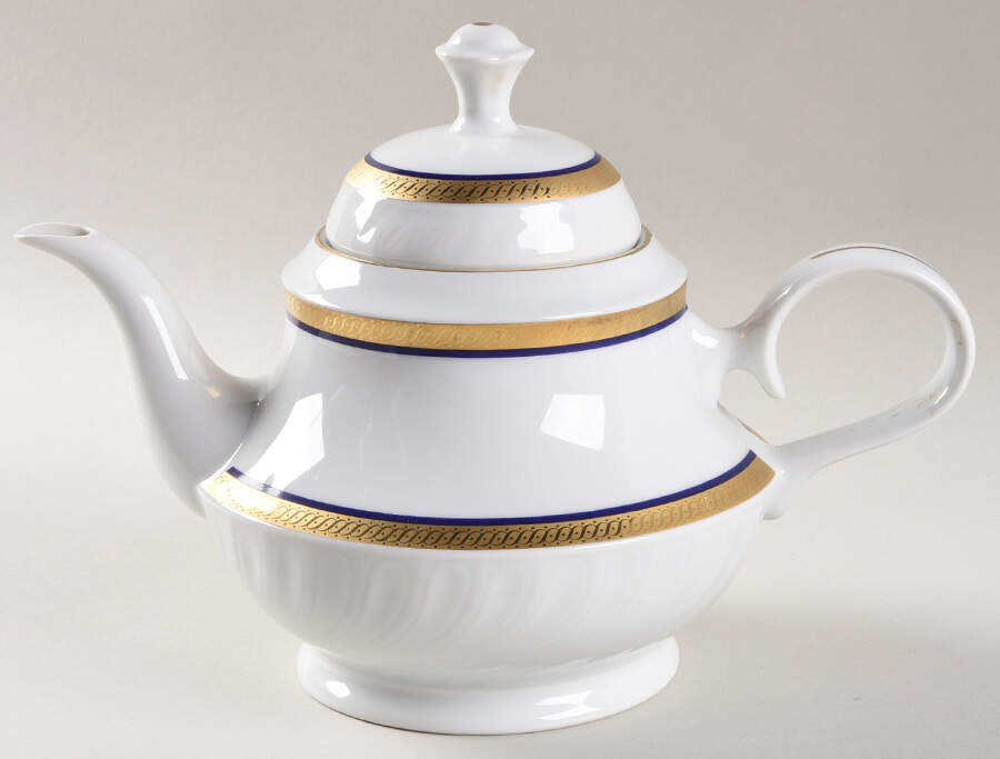 JAE26 Teapot & Lid by Jaeger-1