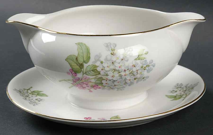 Lilac Gravy Boat with Attached Underplate by Jaeger-1