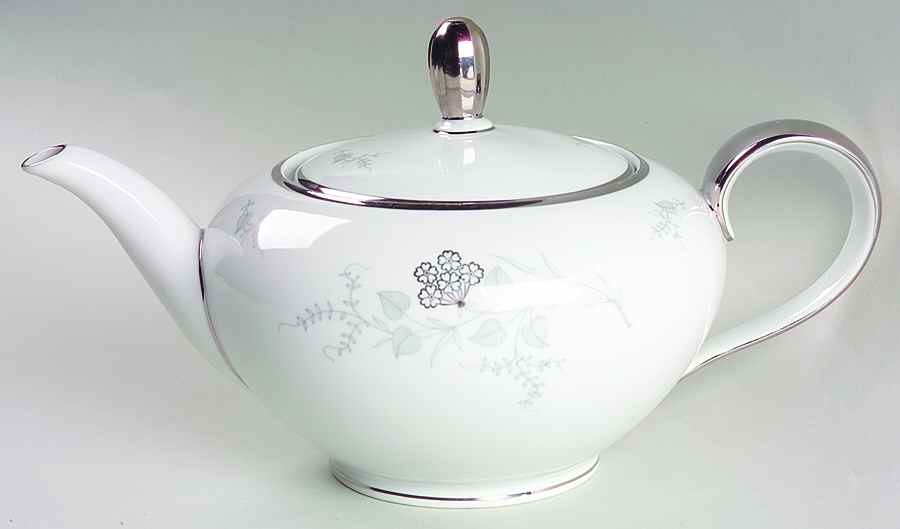 Silver Glory Teapot & Lid by Jaeger-1