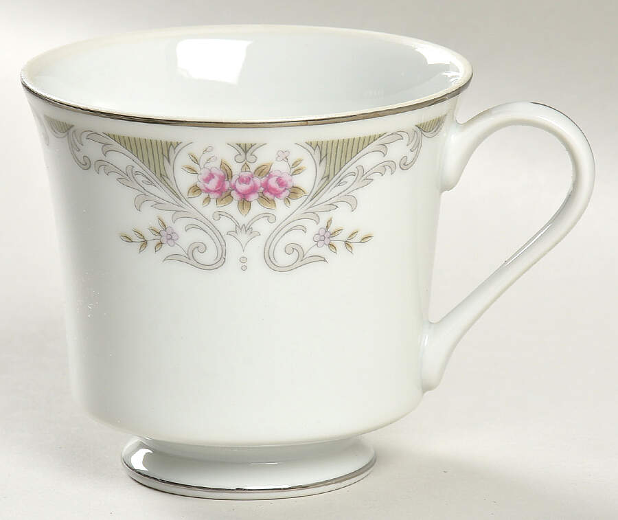 Alberon Footed Cup by Japan-1