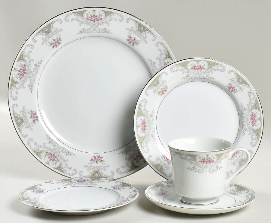 Alberon 40 Piece Estate Set by Japan-1