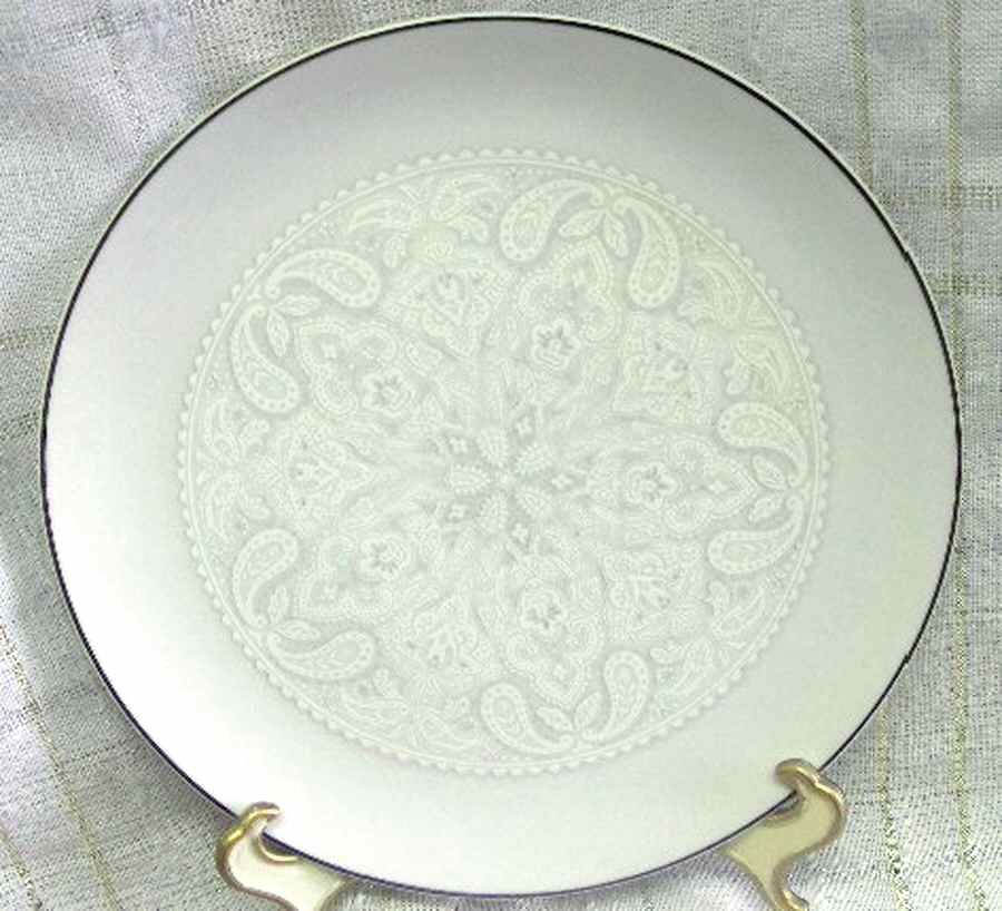 Belvidere Dinner Plate by Fine China of Japan-1