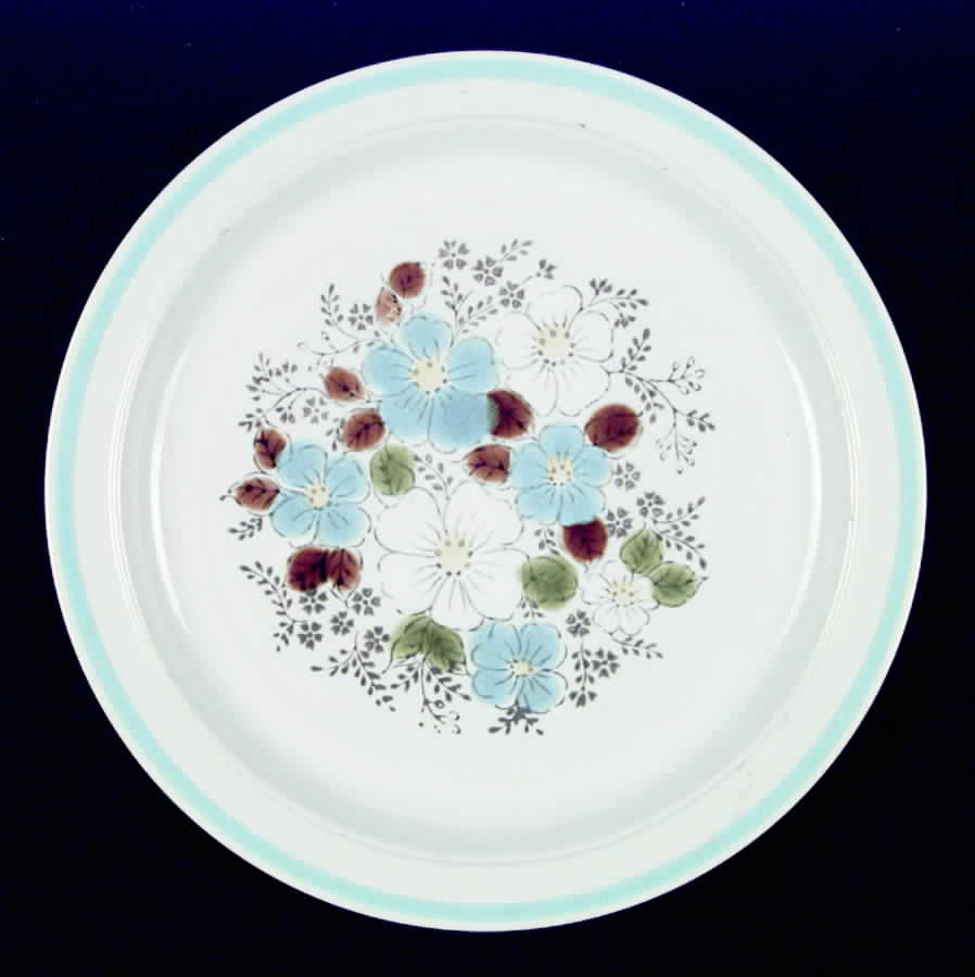 Blue Bouquet Dinner Plate by Japan-1