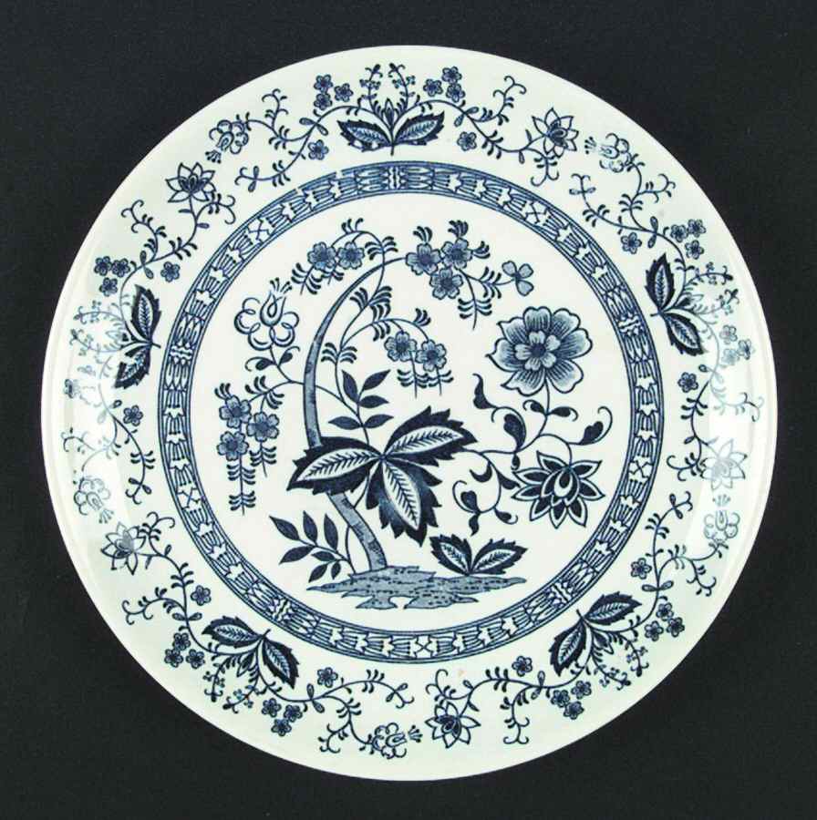 Blue Onion (Earthenware, Innerband) Dinner Plate by Japan-1