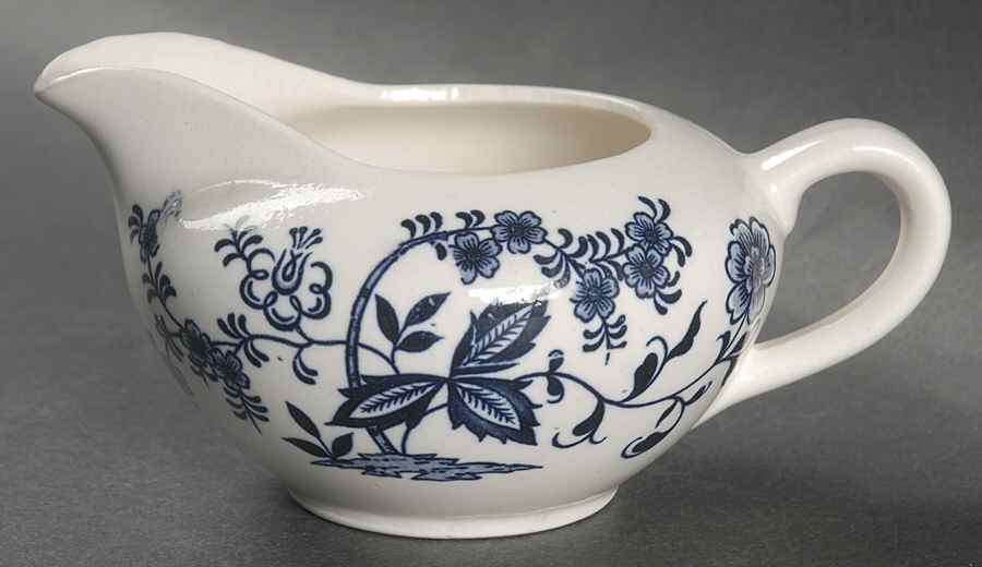 Blue Onion (Earthenware, Innerband) Creamer by Japan-1