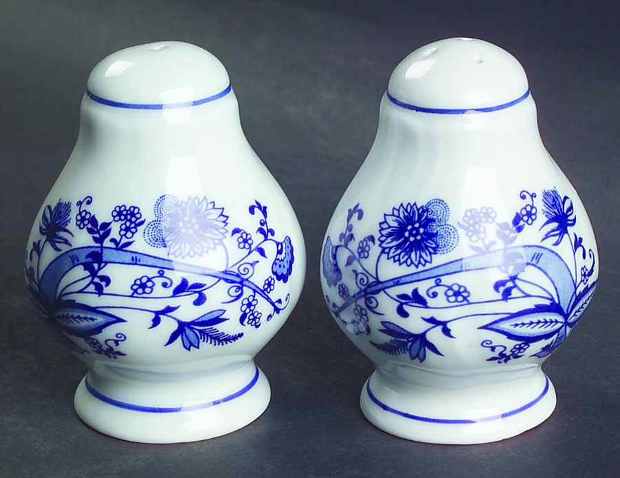 Blue Onion Salt & Pepper Set by Japan-1