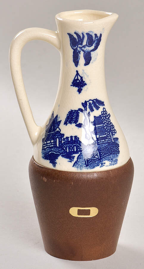 Blue Willow (No Gold, "Japan" Only) Oil No Wood Stopper by Japan-1