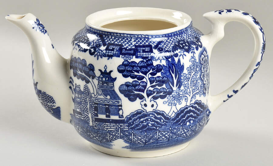 Blue Willow (No Gold, "Japan" Only) Teapot No Lid by Japan-1