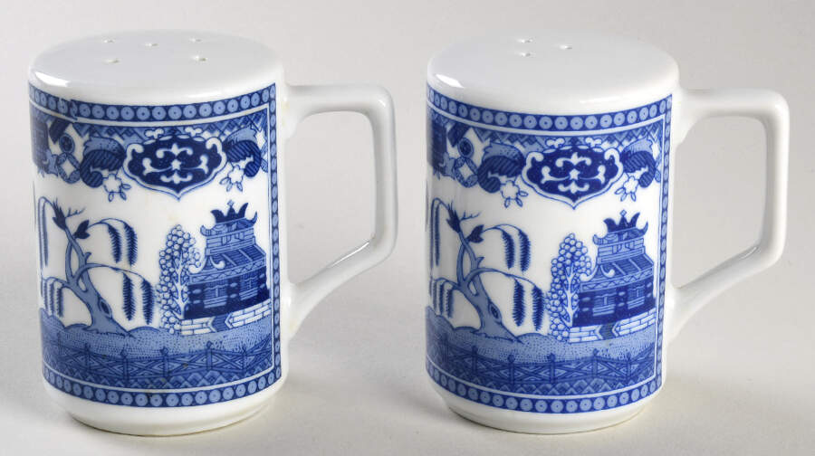 Blue Willow (No Gold, "Japan" Only) Salt & Pepper Set by Japan-1