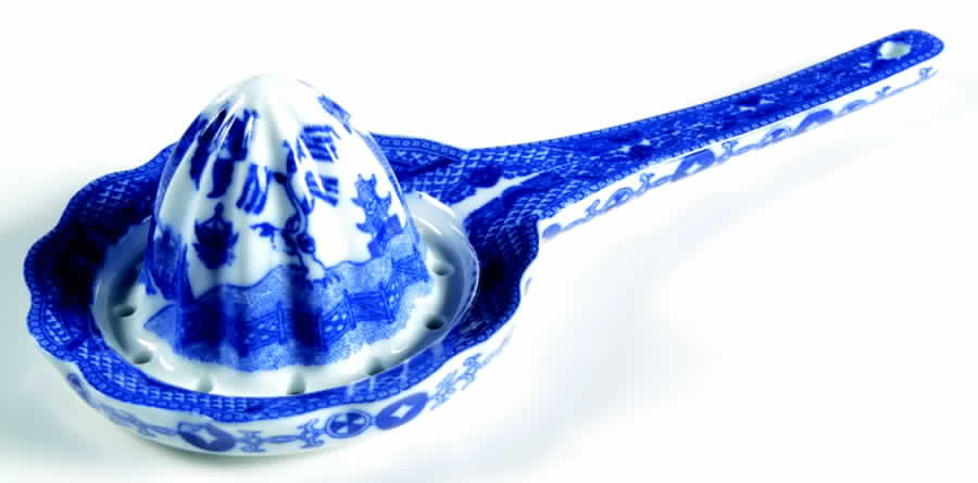 Blue Willow (No Gold, "Japan" Only) Lemon Juicer W/Handle by Japan-1