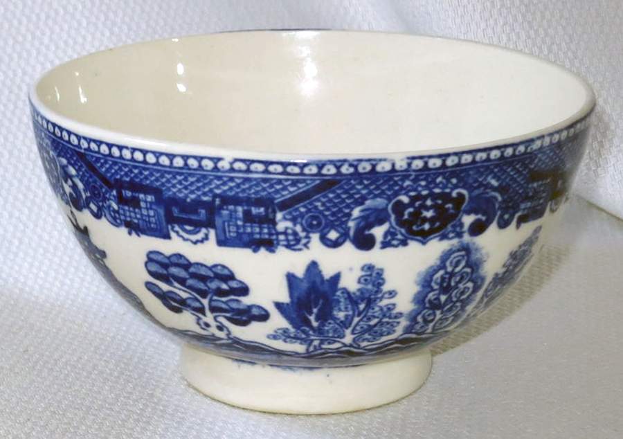 Blue Willow (No Gold, "Japan" Only) Cranberry Bowl by Japan-1