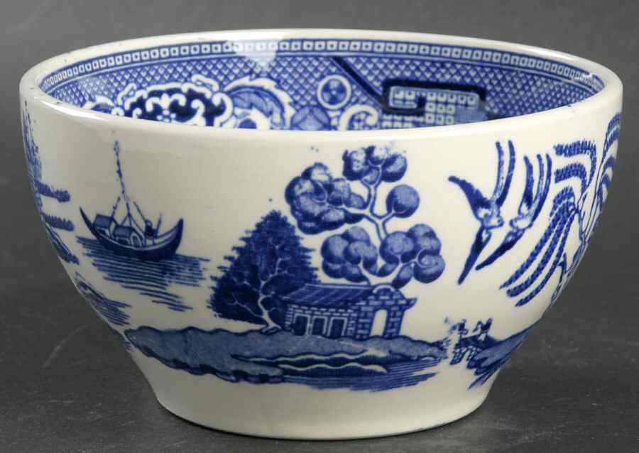 Blue Willow (No Gold, "Japan" Only) Cranberry Bowl by Japan-1