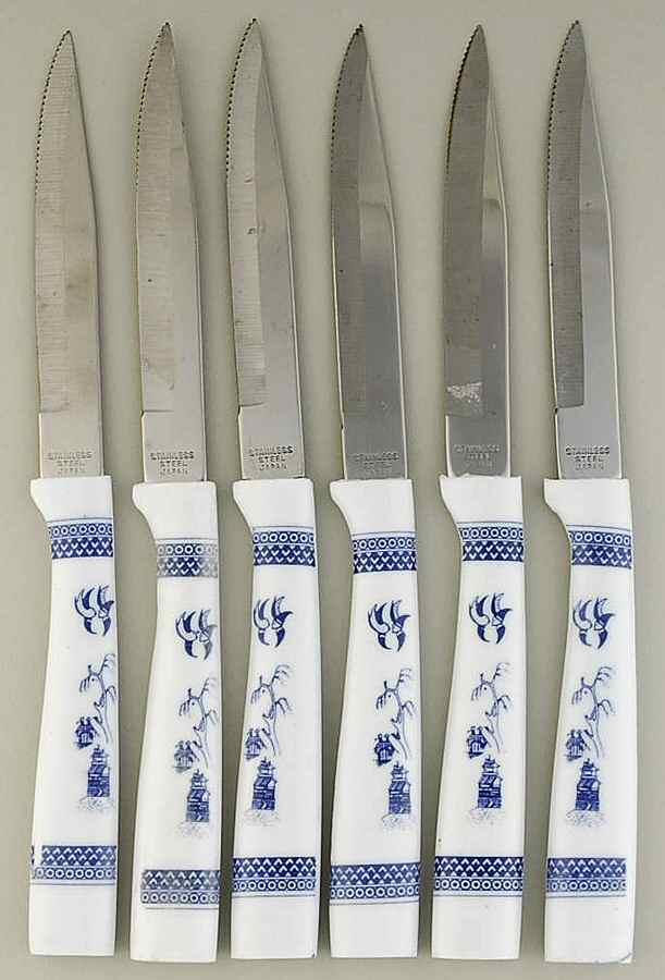 Blue Willow (No Gold, "Japan" Only) (Set of 6) Individual Steak Knives by Japan-1