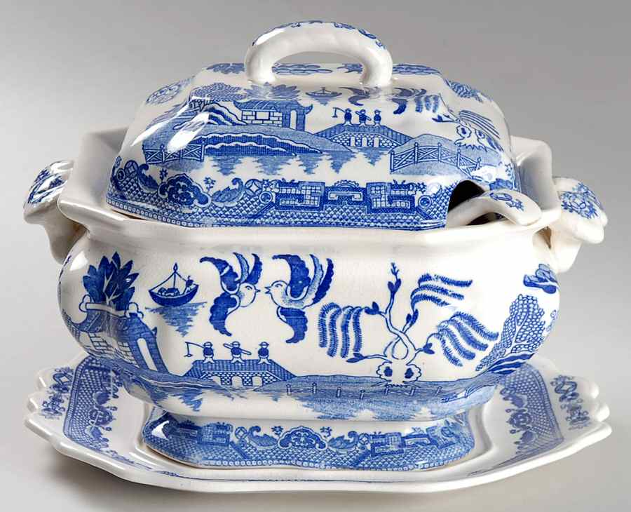 Blue Willow (No Gold, "Japan" Only) Small Tureen w/Lid, Ladle & Underplate by Japan-1