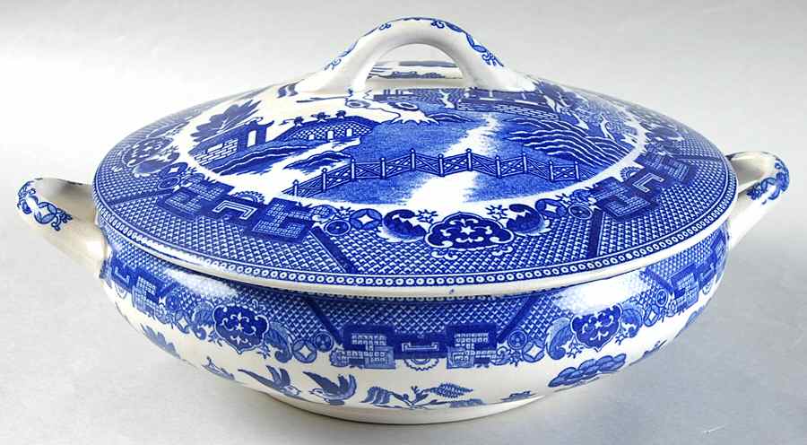 Blue Willow (No Gold, "Japan" Only) Round Covered Vegetable by Japan-1