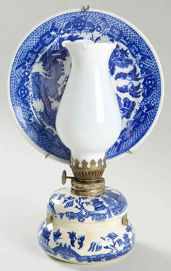 Blue Willow (No Gold, "Japan" Only) Oli Lamp with 6" Plate Reflector by Japan-1