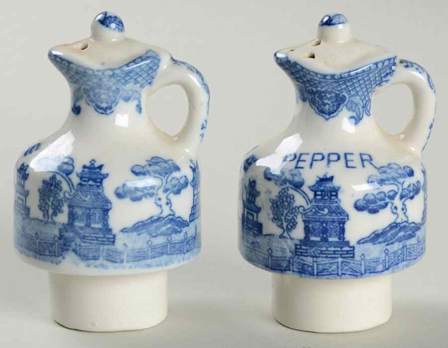 Blue Willow (No Gold, "Japan" Only) Condiment Set, Salt & Pepper Set by Japan-1