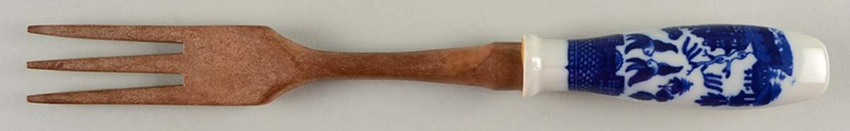 Blue Willow (No Gold, "Japan" Only) Fork-Salad Srvg-Wood/Ceramic by Japan-1
