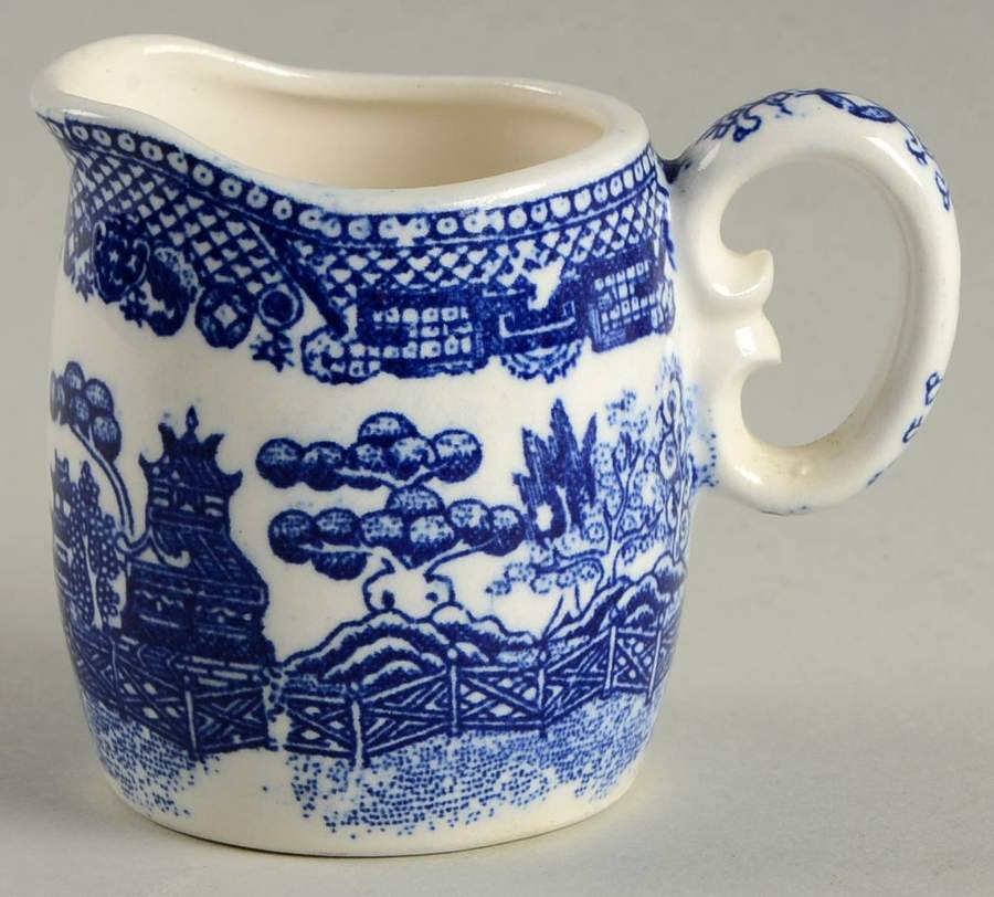 Blue Willow (No Gold, "Japan" Only) Mini Creamer by Japan-1
