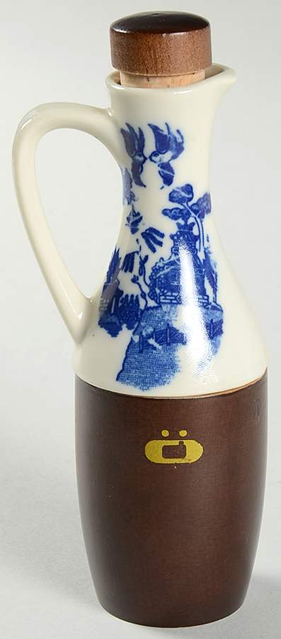 Blue Willow (No Gold, "Japan" Only) Oil with Wood Stopper by Japan-1