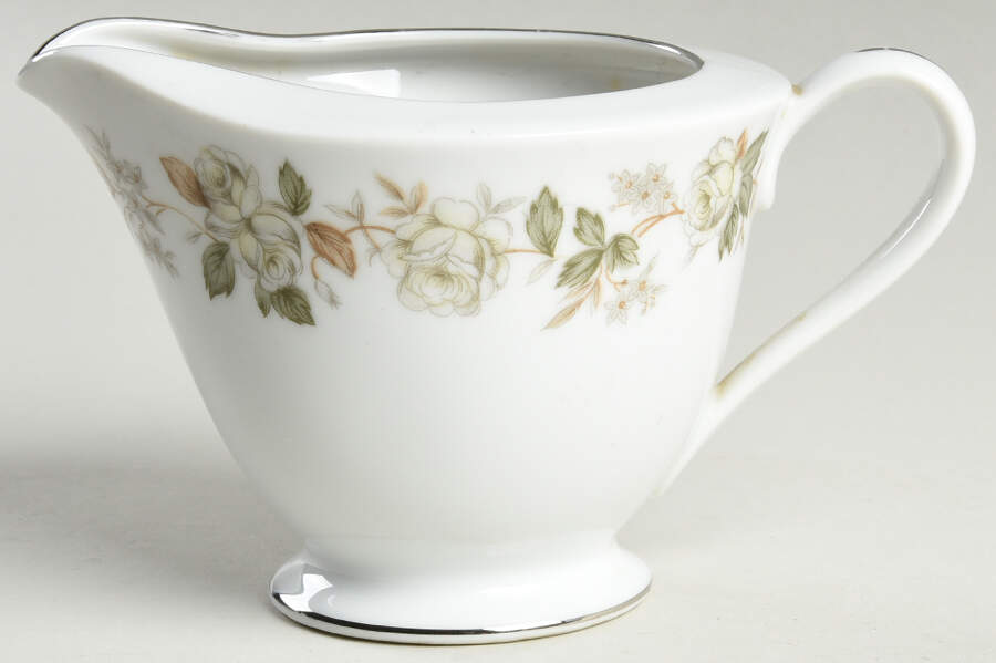 Brook Mere Creamer by Japan-1
