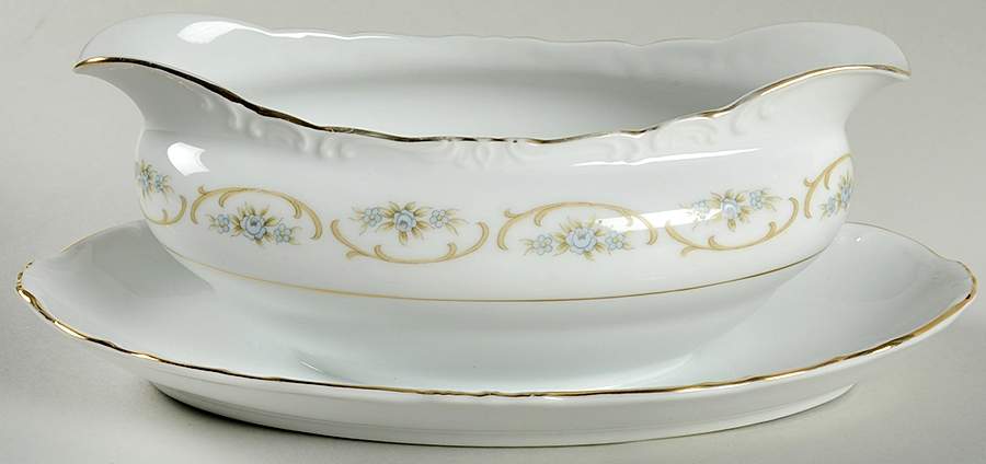 Cameo Gravy Boat with Attached Underplate by Japan-1