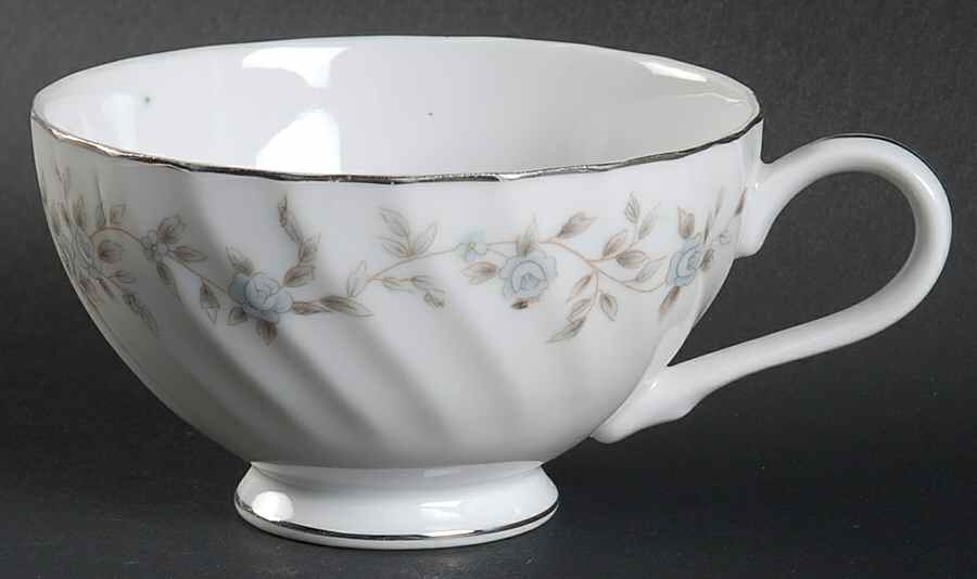 Camelot Footed Cup by Japan-1