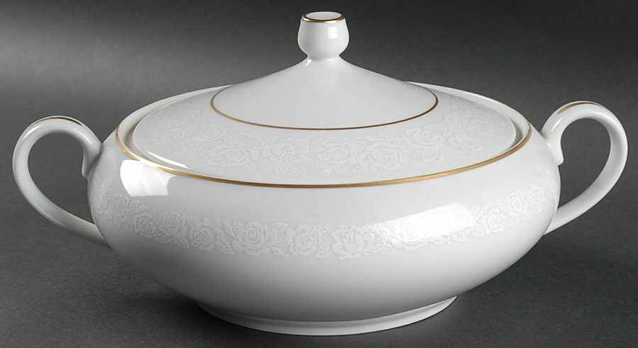 Cellini Romanesque Round Covered Vegetable by Japan-1