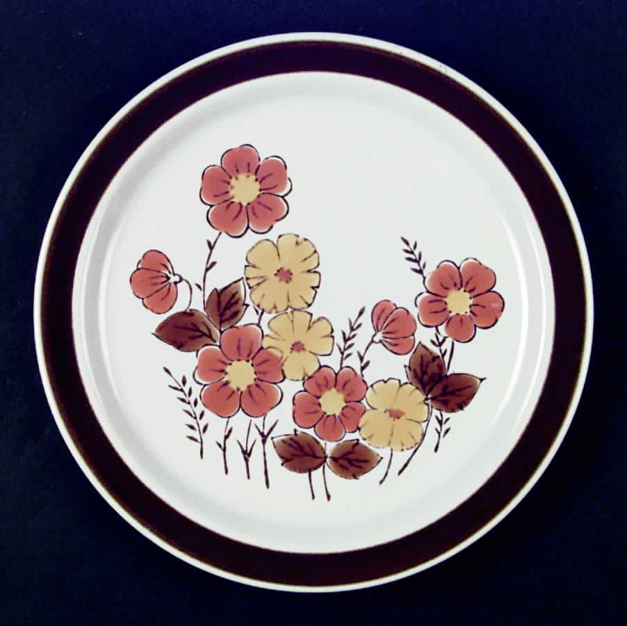 Country Meadow Dinner Plate by Japan-1