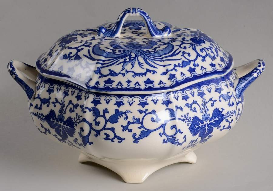 Flying Turkey Octagonal Covered Vegetable by Japan-1