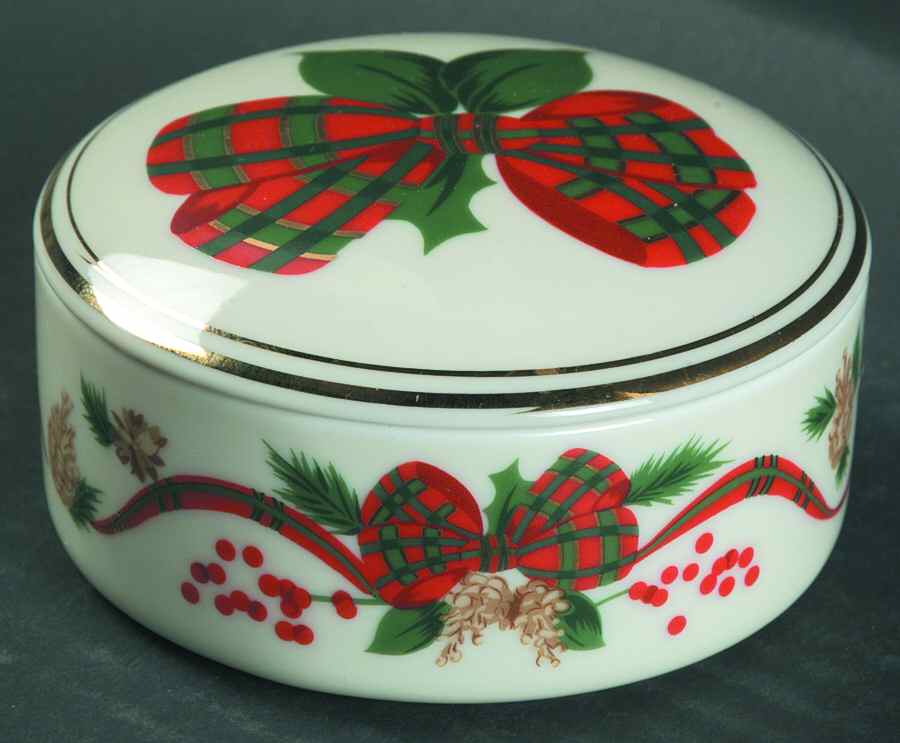 Holiday Tidings Round Box & Lid by Japan-1