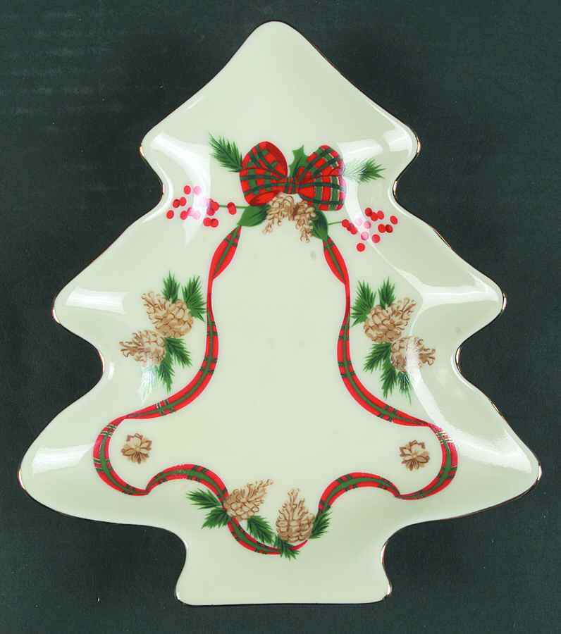 Holiday Tidings 1 Part Medium Tree Shaped Dish by Japan-1