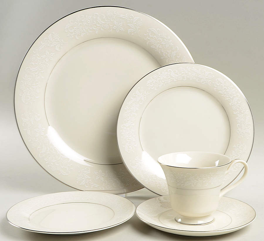 Ivory Fantasy 5 Piece Place Setting by Japan-1