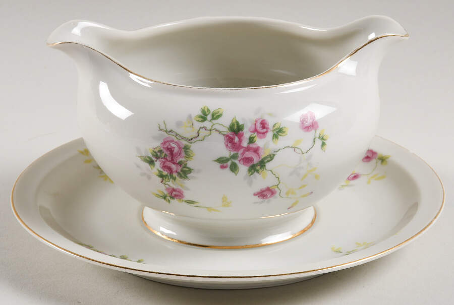 JAP4 Gravy Boat with Attached Underplate by Japan-1