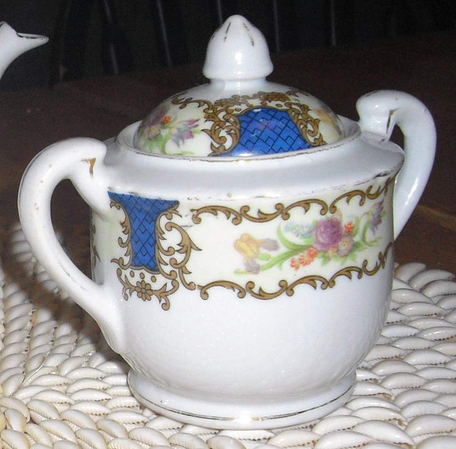 TSL5 Sugar Bowl & Lid by Tashiro Shoten Ltd-1