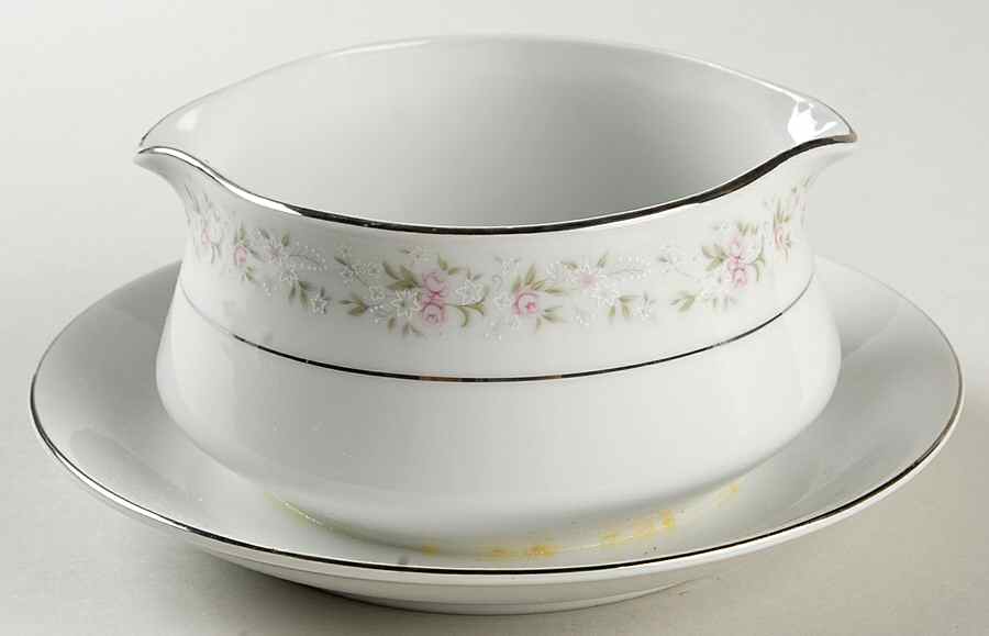 Maria Gravy Boat with Attached Underplate by Japan-1