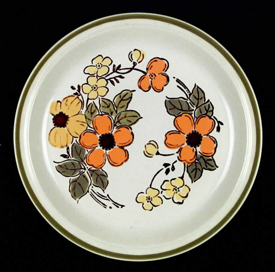 Mountain Flower Dinner Plate by Yamaka-1