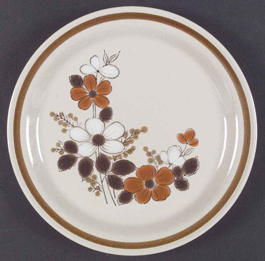 Mountain Floral Dinner Plate by Japan-1