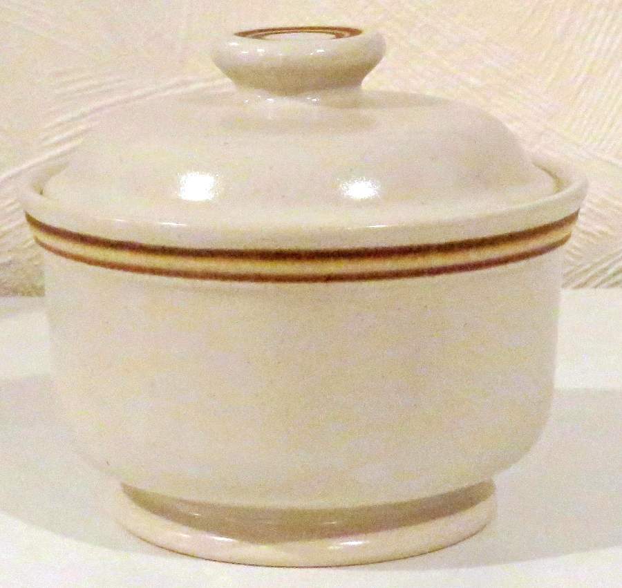 Nutmeg Sugar Bowl & Lid by Woodberry Collection (Japan)-1