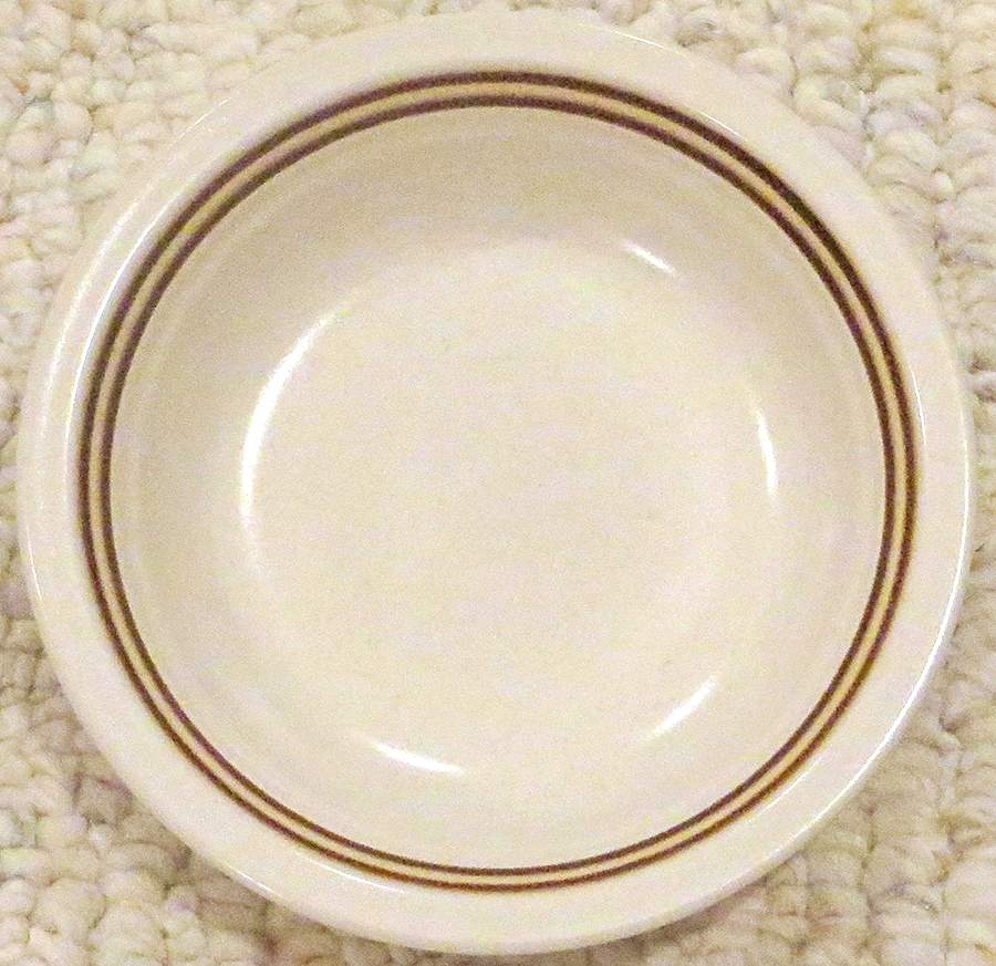 Nutmeg Rim Fruit/Dessert (Sauce) Bowl by Woodberry Collection (Japan)-1