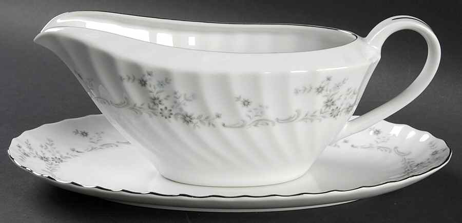 Patricia Gravy Boat & Underplate/Relish by Japan-1