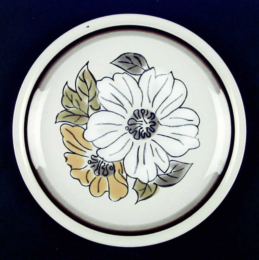 Peony Dinner Plate by Japan-1