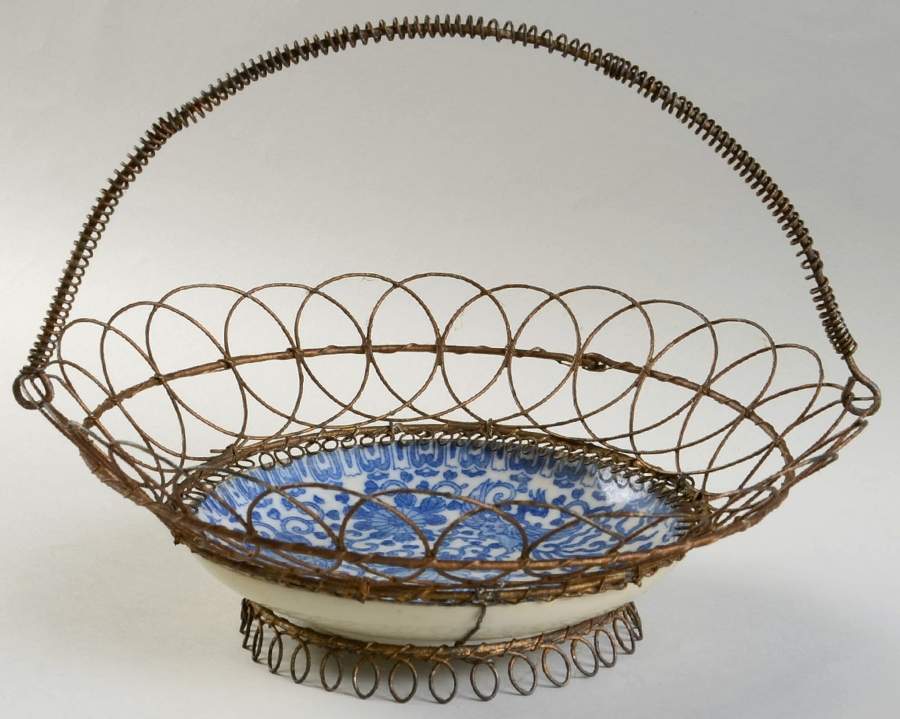Phoenix Bird 6 1/2" Wire Basket & Foot (Uses SAU) by Japan-1