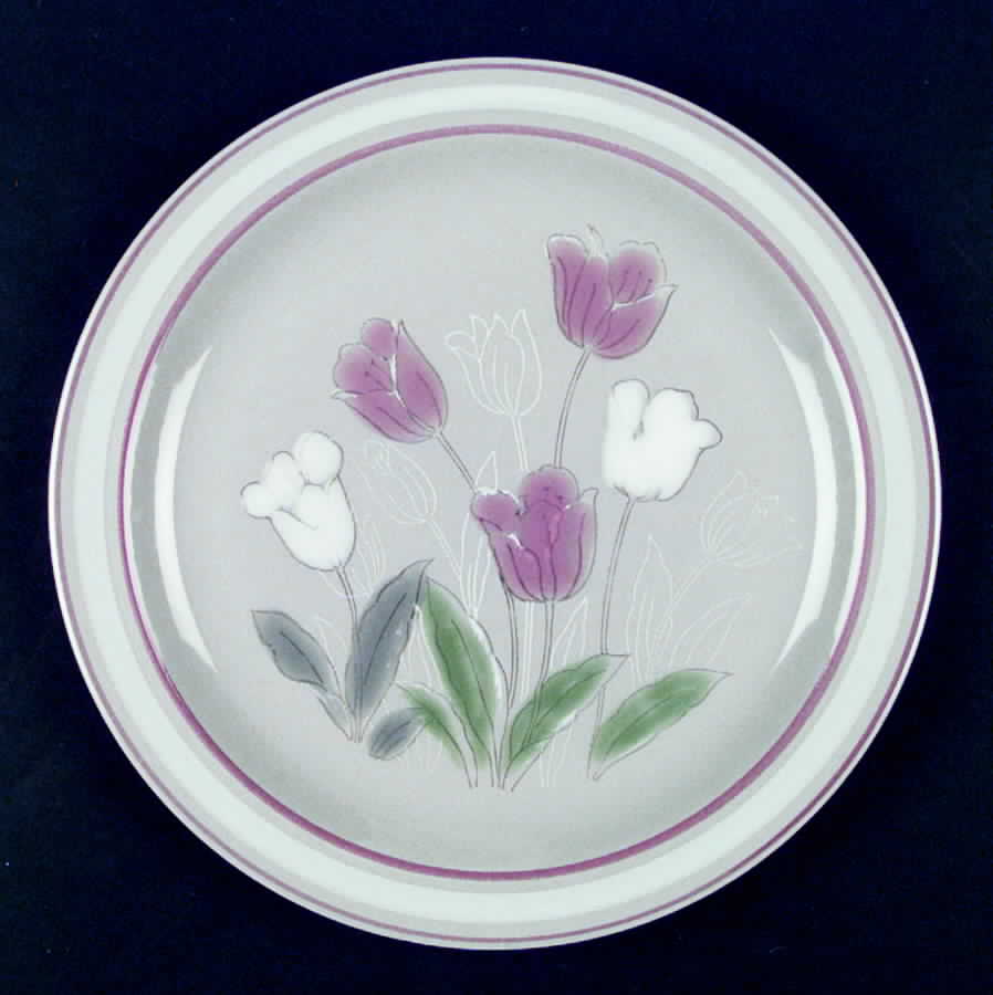 Pink Tulip Dinner Plate by Japan-1