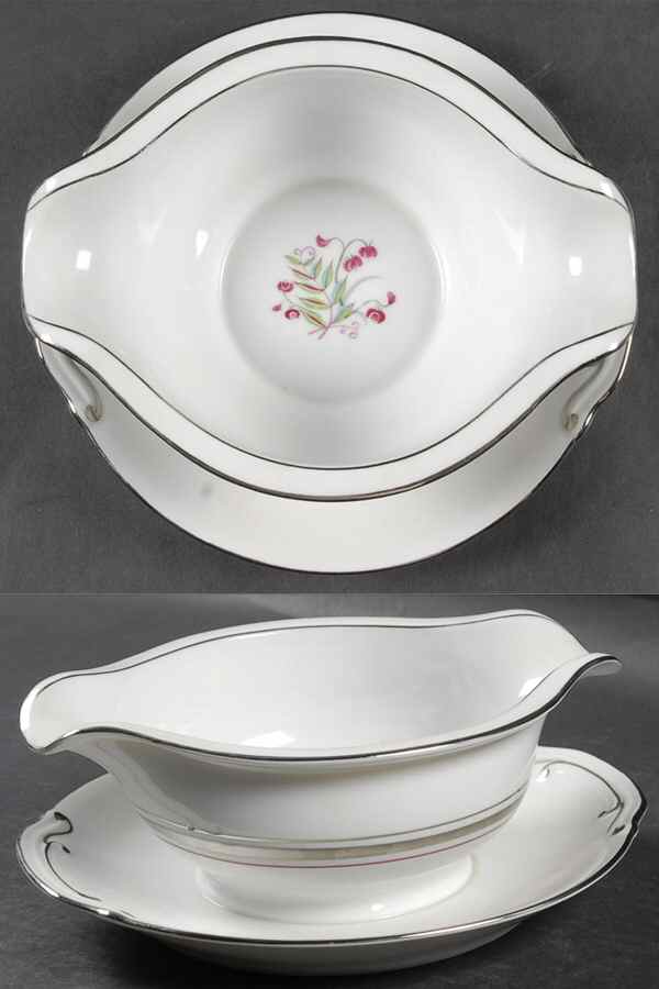 Platinum Beauty Gravy Boat with Attached Underplate by Japan-1